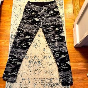 Cuddl Duds plush velour army pattern leggings